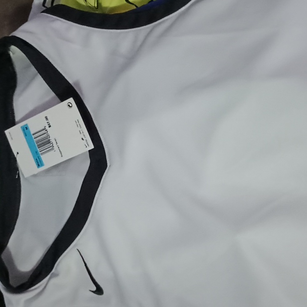 Nike vest - Picture 2 of 4